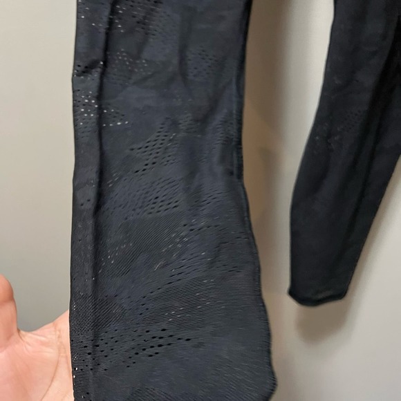 Athleta Phenom Camo 7/8 Leggings size XS - Picture 5 of 7